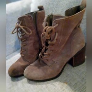 Nine West Heeled suede boots